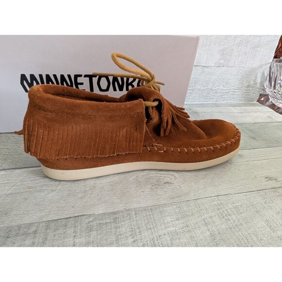 Minnetonka Womens Suede Moccasin Boots  Fringe Size 7 Cinnamon Brown Soft Sole - Picture 1 of 6